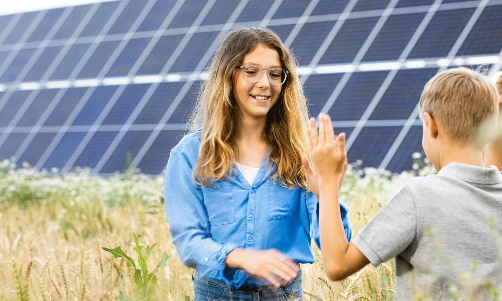 Gemeinsam mit den Gemeinden setzt EWS aus Munderfing Energieprojekte aus Wind und Sonne um.
