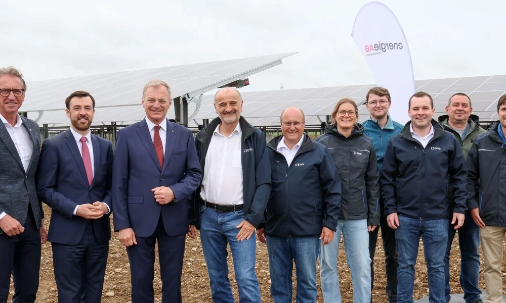 Eröffnung EWS Sonnenfeld Mining, Energie AG, LH Thomas Stelzer, EWS. Foto: Franz Neumayr Eröffnung EWS Sonnenfeld Mining, Energie AG, LH Thomas Stelzer, EWS. Foto: Franz Neumayr