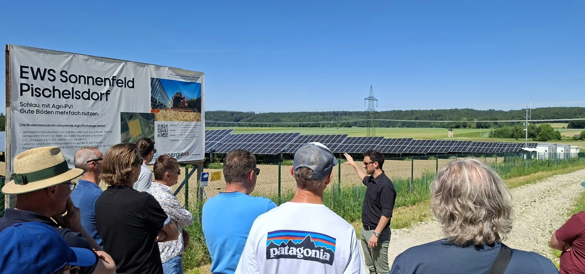 e5-Gemeinden aus Salzburg bei einer Führung am EWS Sonnenfeld, Foto: SIR (Salzburger Institut für Raumordnung und Wohnen) e5-Gemeinden aus Salzburg bei einer Führung am EWS Sonnenfeld, Foto: SIR (Salzburger Institut für Raumordnung und Wohnen)