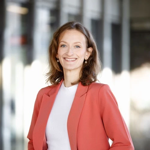 Eshter Mirwald | Geschäftsführende Gesellschafterin EWS Holding GmbH