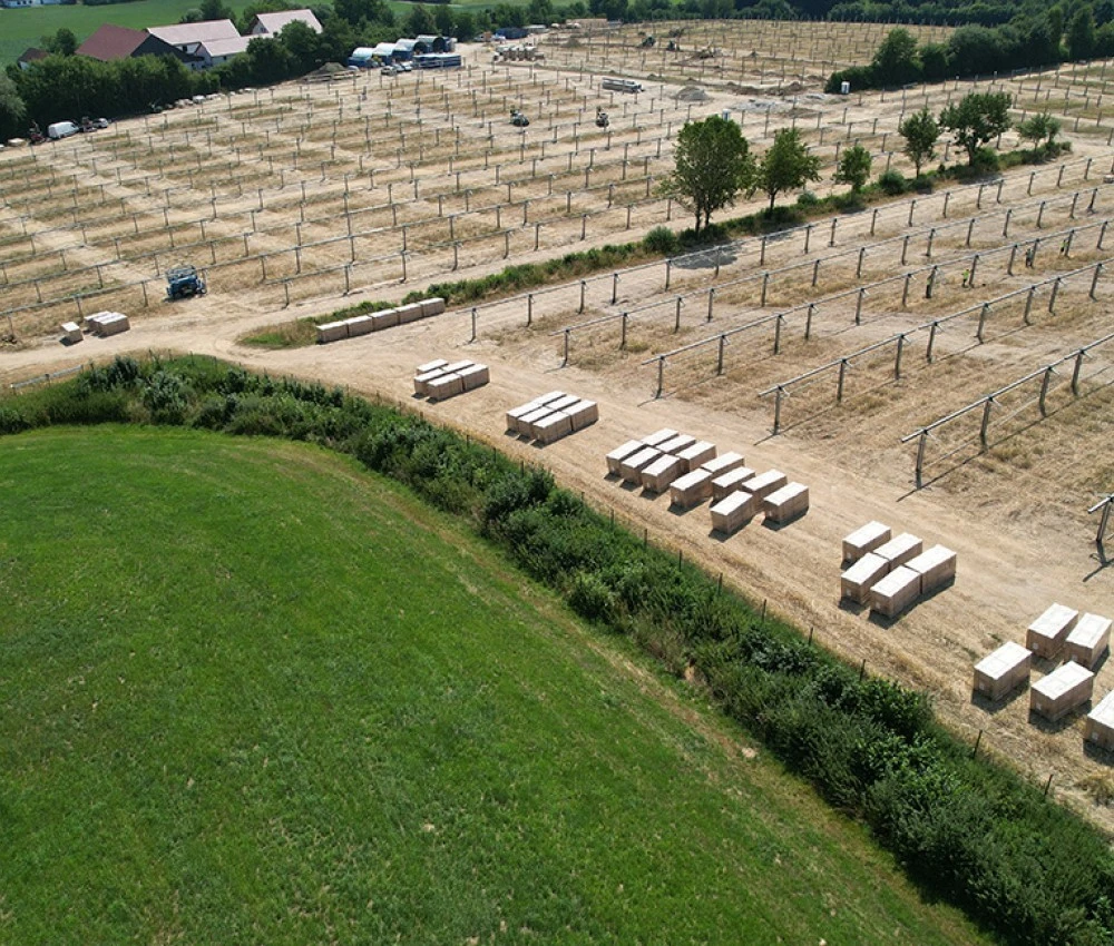 Bauarbeiten im komplexen Gelände am EWS Sonnenfeld St. Veit im Innkreis