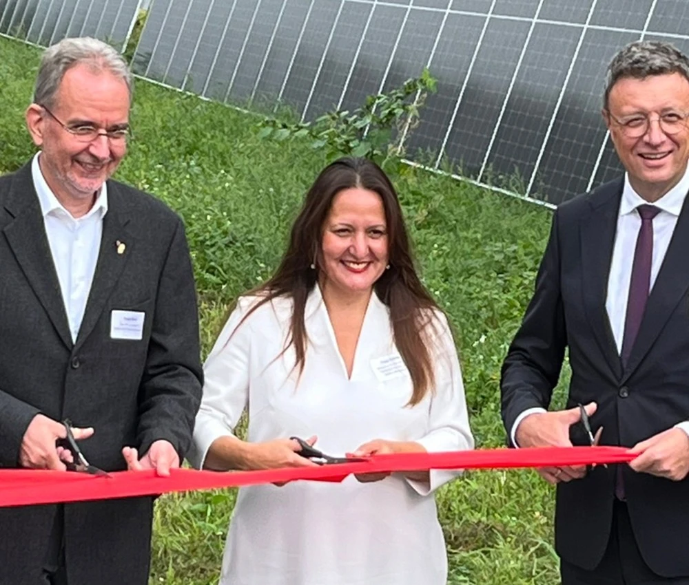 Feierliche Einweihung. v.l.n.r.: Prof. Dr. Ralph Bock (MPI), Dr. Manja Schüle (Ministerin für Wissenschaft, Forschung und Kultur, Brandenburg), Prof. Dr. Patrick Cramer (MPI)
