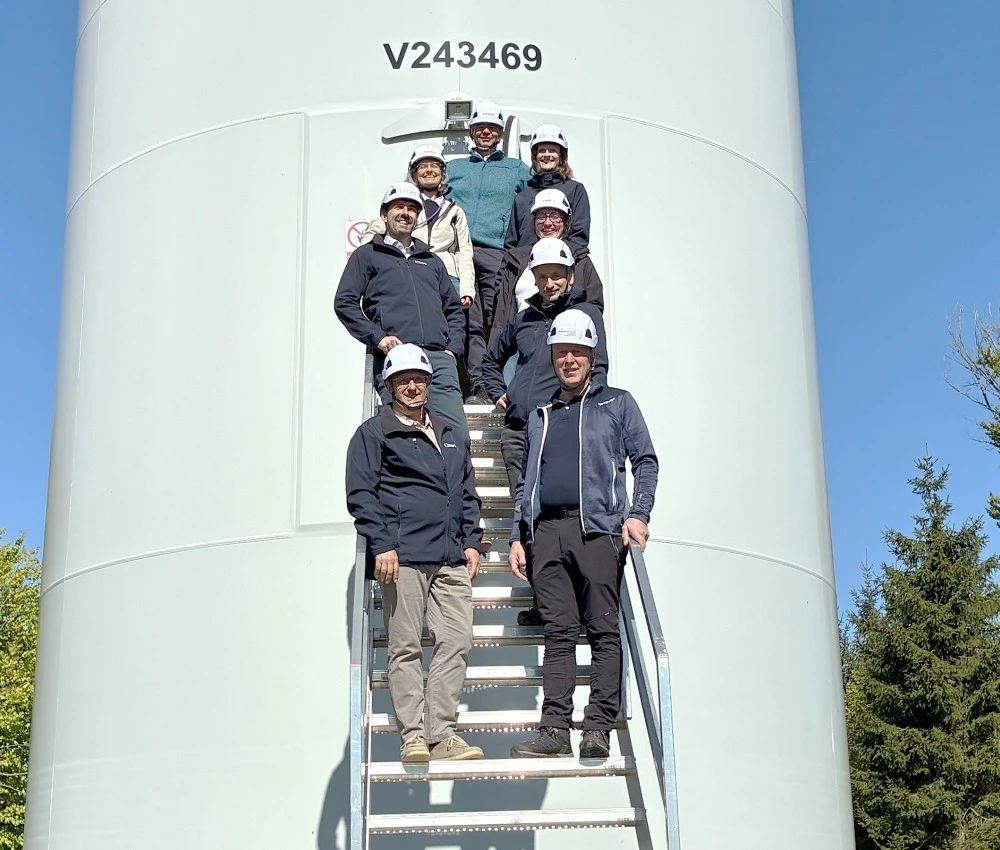 Energie AG und EWS beim Windrad 1 im Windpark Munderfing